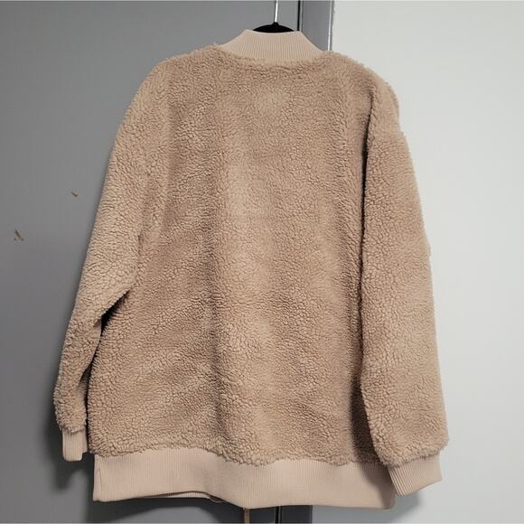 Fabletics Teddy Oversized Bomber Jacket Women's Size XL Beige NWT! - Picture 2 of 7